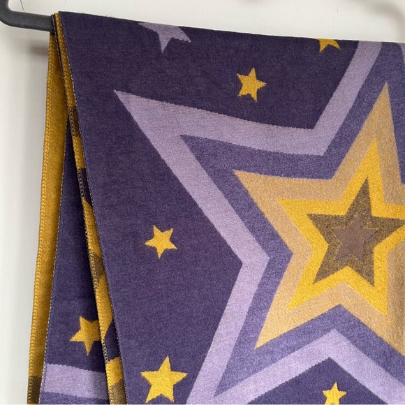 Star Patterned Scarf
Purple And Mustard
Reversible - Picture 2 of 5
